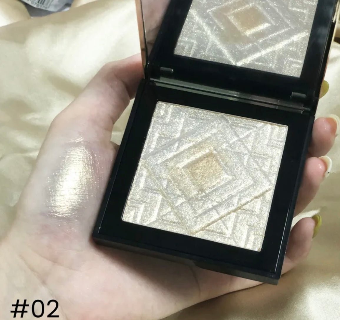 Powder Highlighter - Image 3